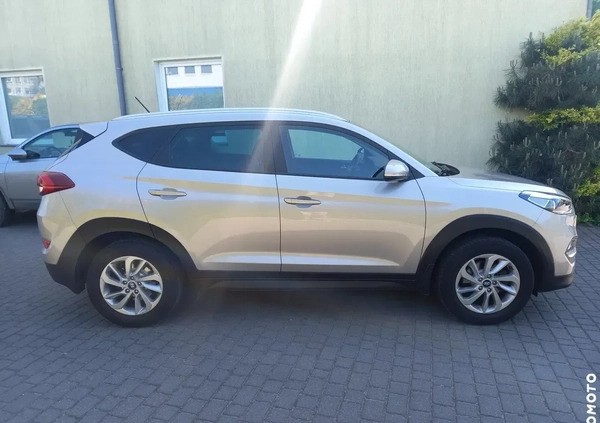 Hyundai Tucson cena 74900 przebieg: 86000, rok produkcji 2017 z Nowe małe 562